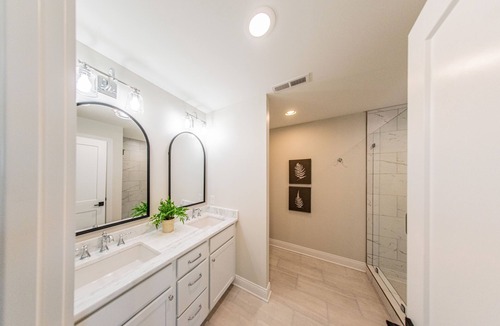 Grand Rivers House | KY Lake townhome in upscale community, minutes from dining & activities.