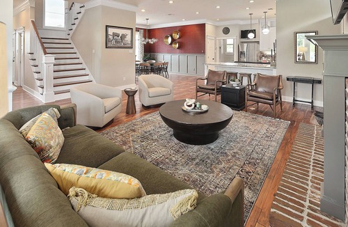 College Park House | @ Kyle Field ! LuxuryHot-Tub ! Amazing Outdoors ! 150 Yards to TAMU Campus !