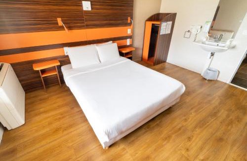 Appoigny Hotel | Kyriad Auxerre Appoigny