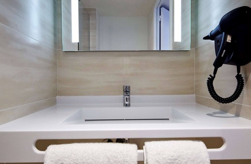 Combs-la-Ville Hotel | Kyriad Combs-la-ville - Senart