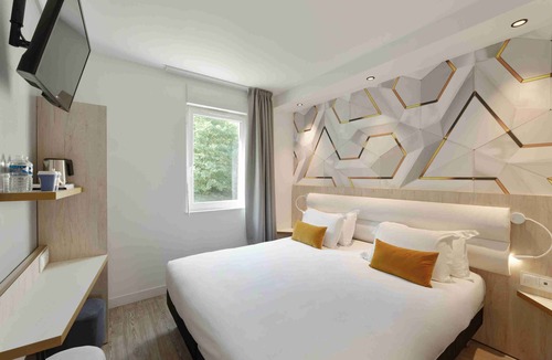 Crepy-en-Valois Hotel | Kyriad Crepy en Valois