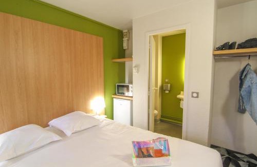 Chasseneuil-du-Poitou Hotel | Kyriad Direct Poitiers - Gare du Futuroscope