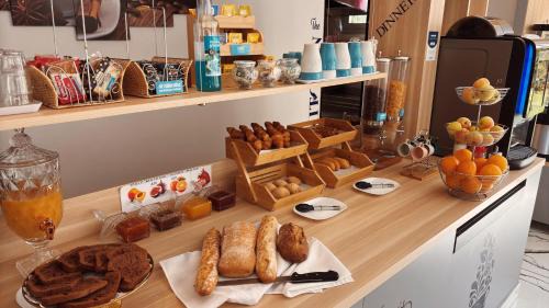 Arpajon Hotel | Kyriad Direct Arpajon