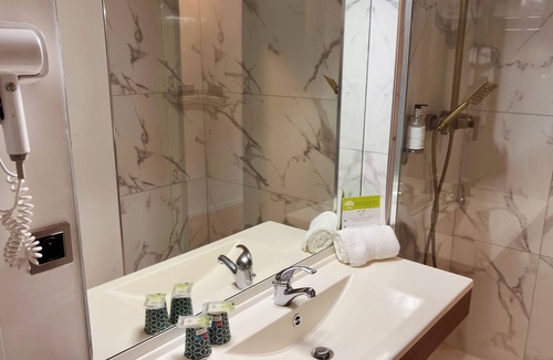 Arpajon Hotel | Kyriad Direct Arpajon