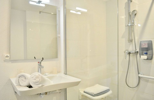 Cestas Hotel | Kyriad Direct Bordeaux Sud - Cestas