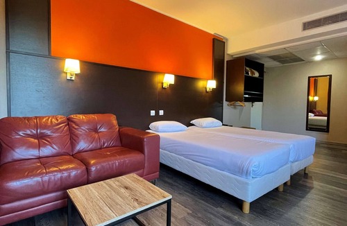 Dijon Hotel | Kyriad Direct Dijon Nord - Zenith - Toison D'Or