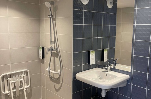 Saint-Jean-de-Vedas Hotel | Kyriad Direct Montpellier St Jean de Vedas – La Peyrière