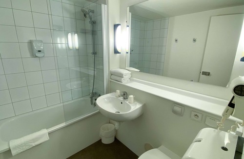 Roanne Hotel | Kyriad Direct Roanne