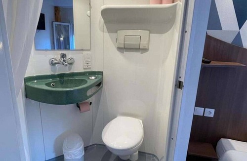 Val-de-Reuil Hotel | Kyriad Direct Rouen Sud - Val de Reuil