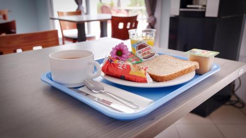 Rivesaltes Hotel | Kyriad ECO - Perpignan Nord Aéroport