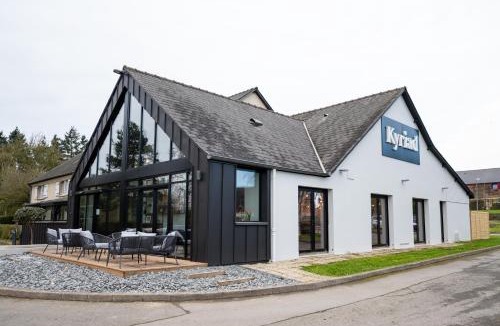 Laval Hotel | Kyriad Hotel Laval