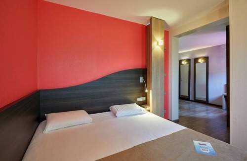 La Roche-sur-Yon Hotel | Kyriad La Roche Sur Yon