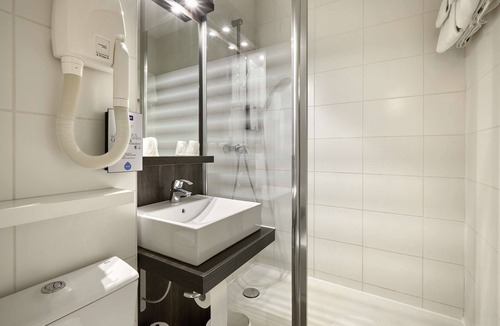 La Roche-sur-Yon Hotel | Kyriad La Roche Sur Yon