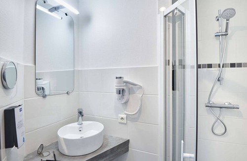 Mons-en-Baroeul Hotel | Kyriad Lille - Mons En Baroeul