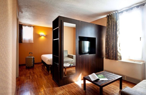 Saint-Genis-Laval Hotel | Kyriad Lyon Sud Saint Genis Laval