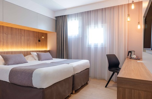 Lunel Hotel | Kyriad Montpellier Est - Lunel