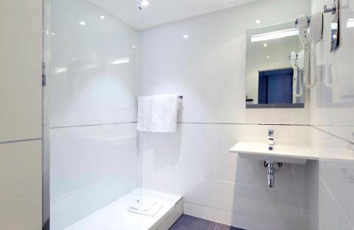 Bezons Hotel | Kyriad Paris Ouest - Bezons La Défense