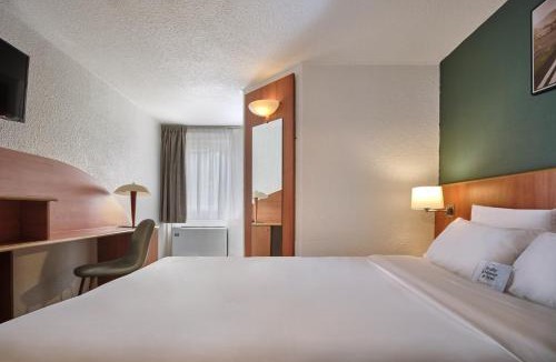 Les Ulis Hotel | Kyriad Paris Sud Les Ulis Courtaboeuf