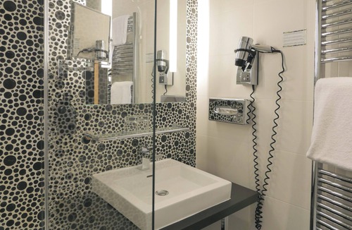 Saint-Assiscle Hotel | Kyriad Prestige Perpignan Centre Gare