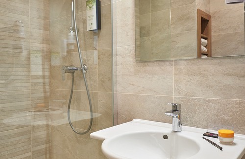 Malay-le-Grand Hotel | Kyriad Sens