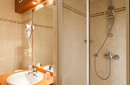 Saint-Pierre-des-Corps Hotel | Kyriad Tours - Saint Pierre des Corps Gare