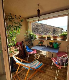 Faucon House | Là Maison Haute