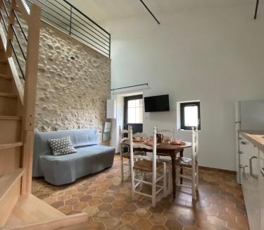 Saint-Martin-d'Ardeche House | Lézardéchois