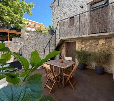 Saint-Martin-d'Ardeche House | Lézardéchois