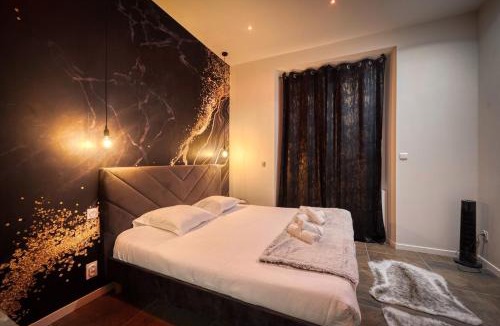 Quartier Chorier-Berriat Apartment | L'Âme Étoilée - Love Room avec Balnéo & Sauna
