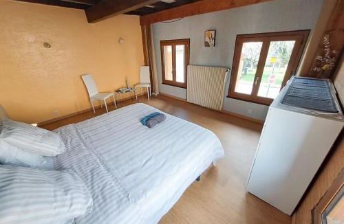Plaisance-du-Touch Apartment | L'échappée authentique- Maison centre-ville- véranda climatisée-jardin
