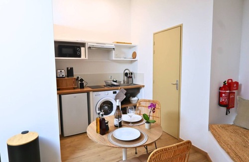 Camaret-sur-Aigues Apartment | L`Échappée Bohème - wifi netflix prime clim