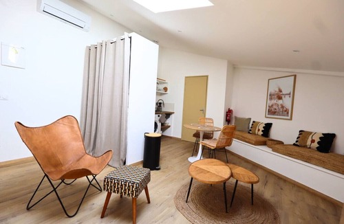 Camaret-sur-Aigues Apartment | L`Échappée Bohème - wifi netflix prime clim
