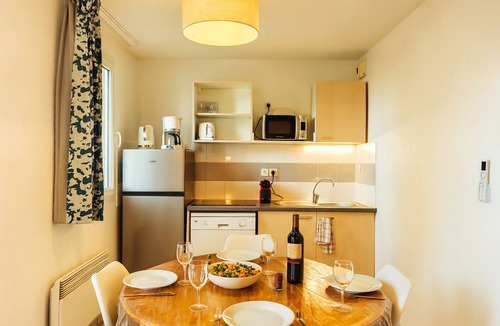 Calvisson Apartment | L’Échappée Belle, 4 guests, Pool in Calvisson