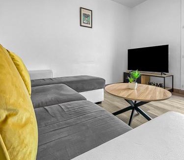 Miroir - Batignolles Apartment | L'Échappée du Mans