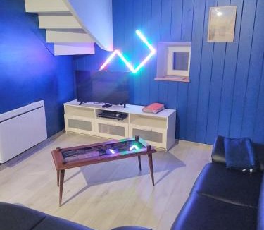 La Chapelle-Agnon House | L 'échappe-loups maison de 2 à 8 personnes et garage
