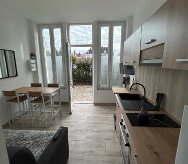 Nemours Apartment | L écluse