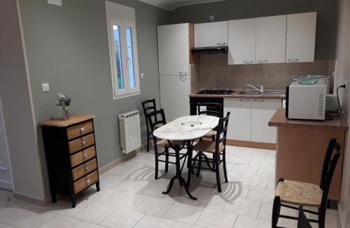 Le Nouvion-en-Thierache House | L école buissonnière