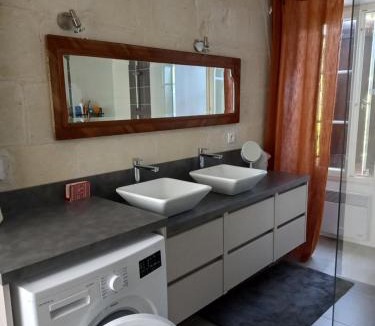 Ambillou-Chateau House | L'école Buissonnière