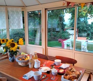 Levet Bed & Breakfast | L'école buissonnière