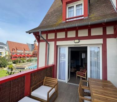 Deauville Apartment | L'Écrin Bleu - Mer et Port à Deauville - Résidence Pierre & Vacances