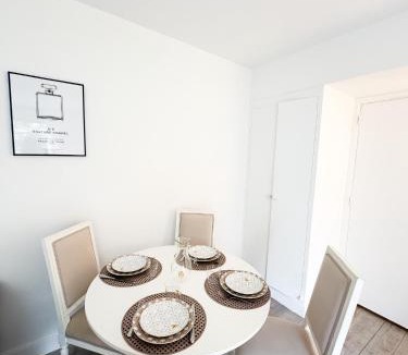 Neuilly-sur-Seine Apartment | L Écrin de Neuilly - La Défense & Champs Elysées 10 min away