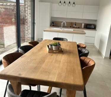 Quesmy House | L Écrin des églisières