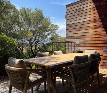 Lozari Villa | L'écrin des bois