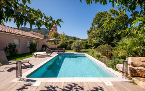 Riviere-sur-Tarn Apartment | l'écrin du clocher maison piscine jardin wifi