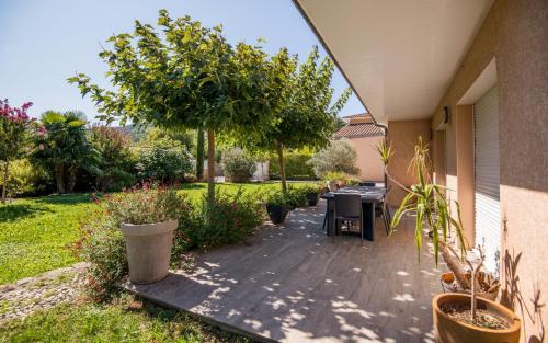 Riviere-sur-Tarn Apartment | l'écrin du clocher maison piscine jardin wifi