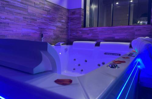 Saint-Clair-sur-les-Monts Bed & Breakfast | L'Écrin d'Azurite