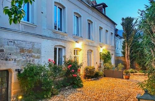Orbec House | L'Écrin Love Room Spa privatif Orbec