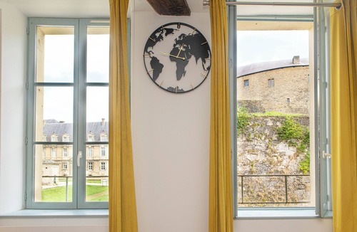 Sedan Apartment | L'élégant des Remparts, Avec vue sur Château-fort