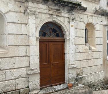 Montaigu-de-Quercy Apartment | L'élégant T3 coeur du village parking facile