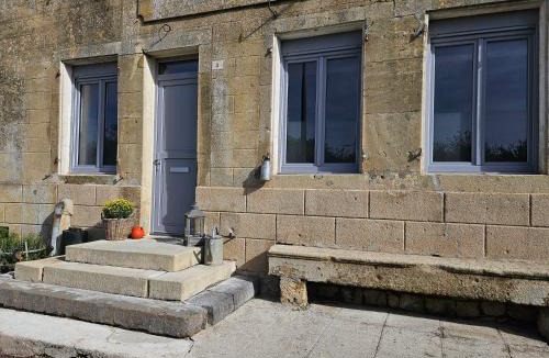 Mouzay House | L'éperon moucheté